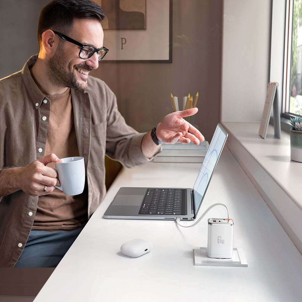 Caricabatterie Rete Con Cavo USB-C McDodo CH-4103 FreeGo Display, 67W, 3.35A, 1 x USB-A - 1 x USB-C, Bianco