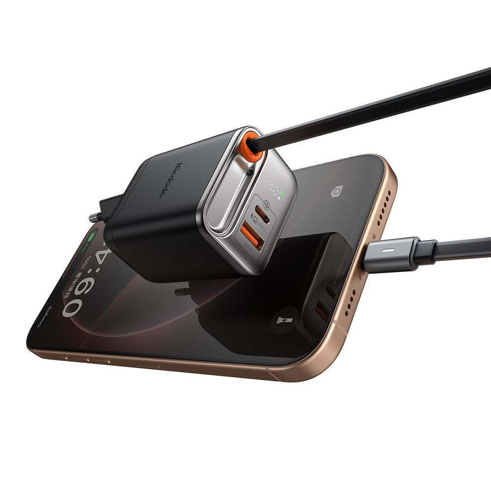 Caricabatterie Rete con Cavo USB-C McDodo CH-4281 FreeGo Display, 40W, 3A, 1 x USB-A - 1 x USB-C, Nero
