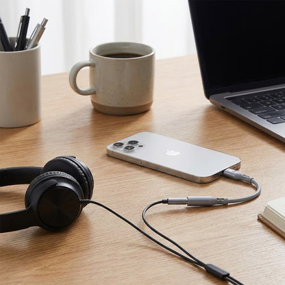 Lightning to 3.5mm Techsuit AC2 SoundFlex Audio Adapter, Gray