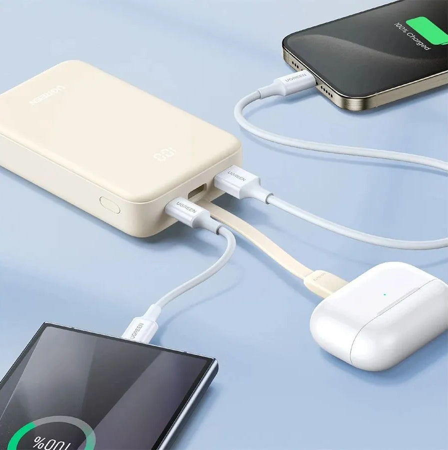 Batteria Esterna UGREEN PB521, 20000mAh, 30W, QC + PD, 1 x USB-A - 2 x USB-C, Bianca