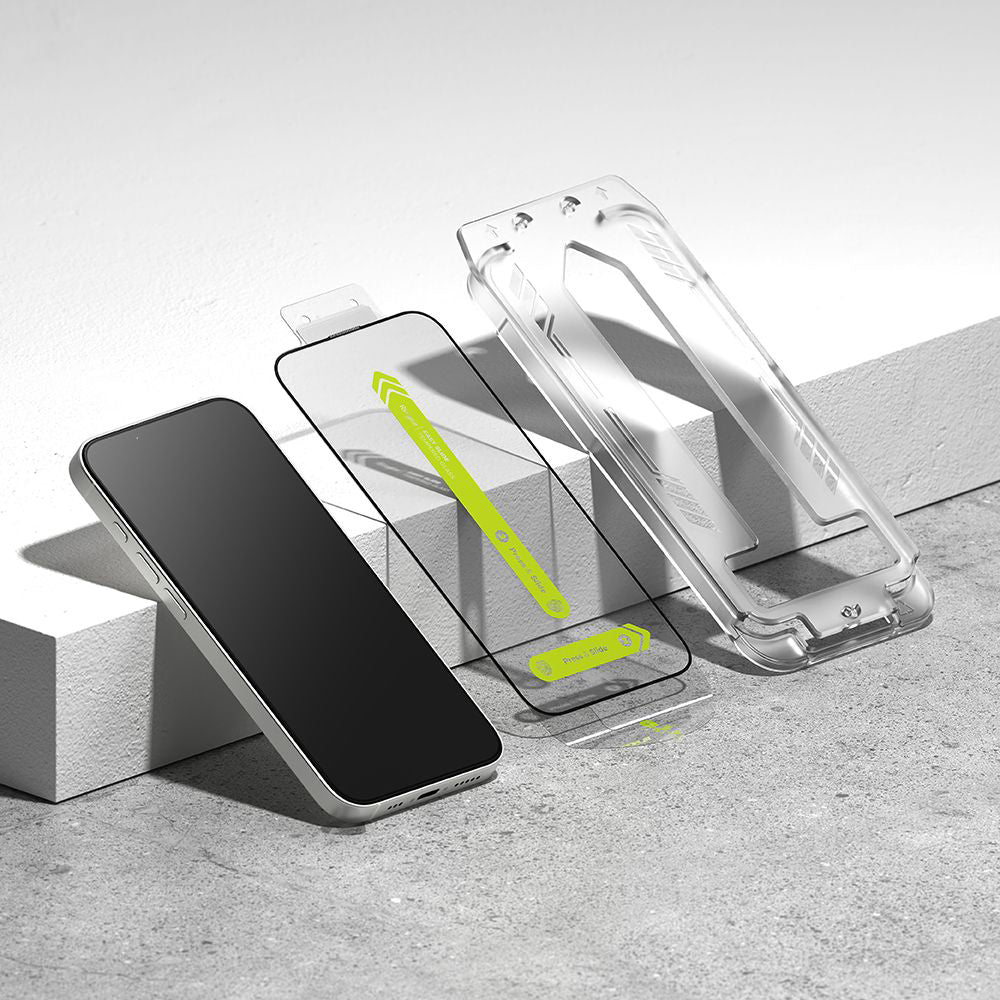 Pellicola protettiva per schermo Ringke Easy Slide per Apple iPhone 17e / 16e / 14 / 13 Pro, Vetro temperato, Full Glue, Set 2 pezzi, Nero