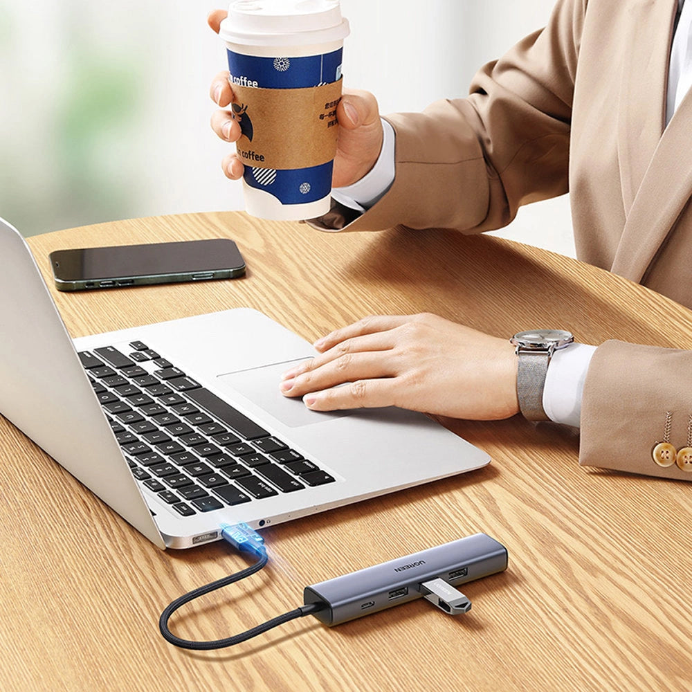 Hub USB UGREEN CM475, 3 x USB-A 3.0 - 1 x USB-C - 1 x RJ45, Grigio