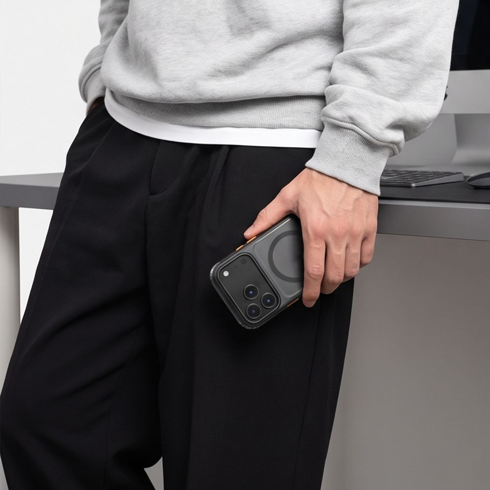 Custodia MagSafe per Apple iPhone 18 Pro Max / 17 Pro Max, Tech-Protect, MagAir CC, nera opaca