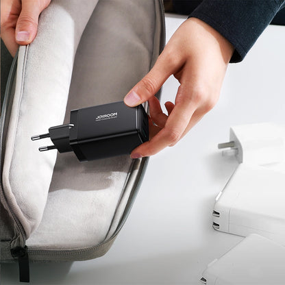 Caricabatterie Rete Con Cavo USB-C Joyroom TCG01, 65W, 3.25A, 1 x USB-A - 2 x USB-C, Nero