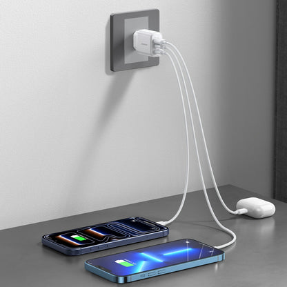 Caricatore da rete Joyroom JR-TG6, 30W, 3A, 1 x Lightning - 1 x USB-A - 1 x USB-C, Bianco
