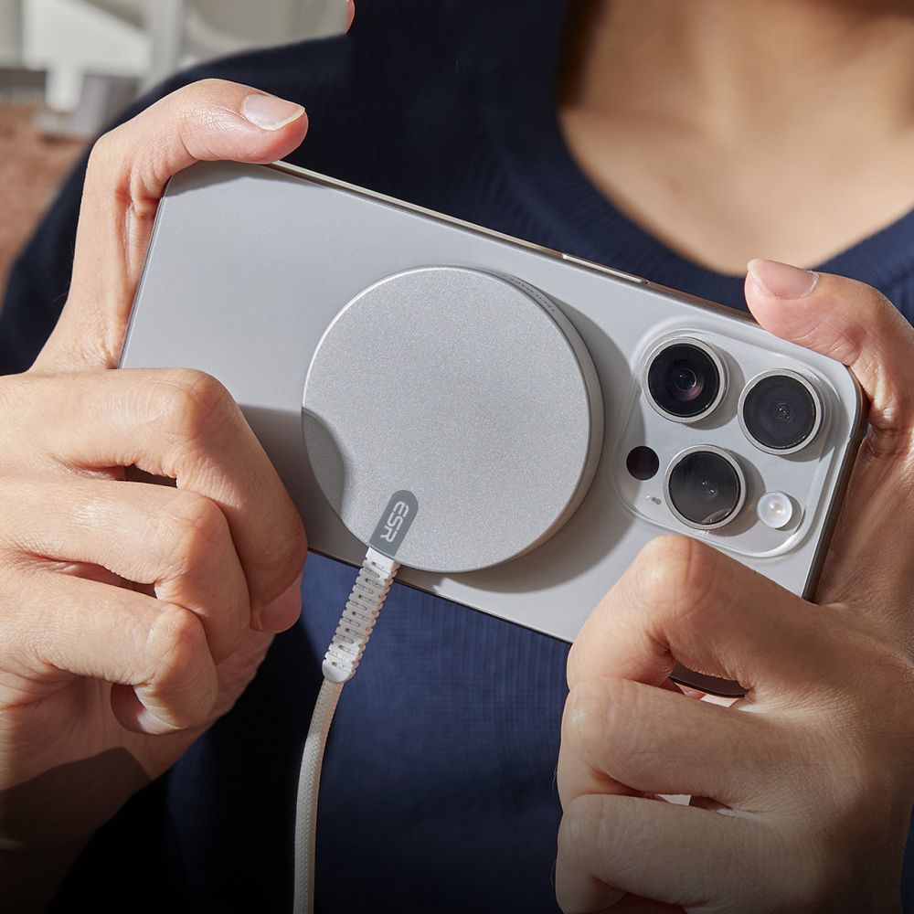 ESR HaloLock Wireless Network Charger, 15W, 1.67A, Silver