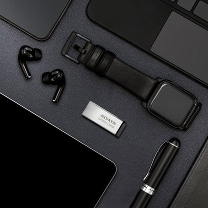 Memoria esterna USB-A 3.2 Adata UR350, 32 GB UR350-32G-RSR/BK